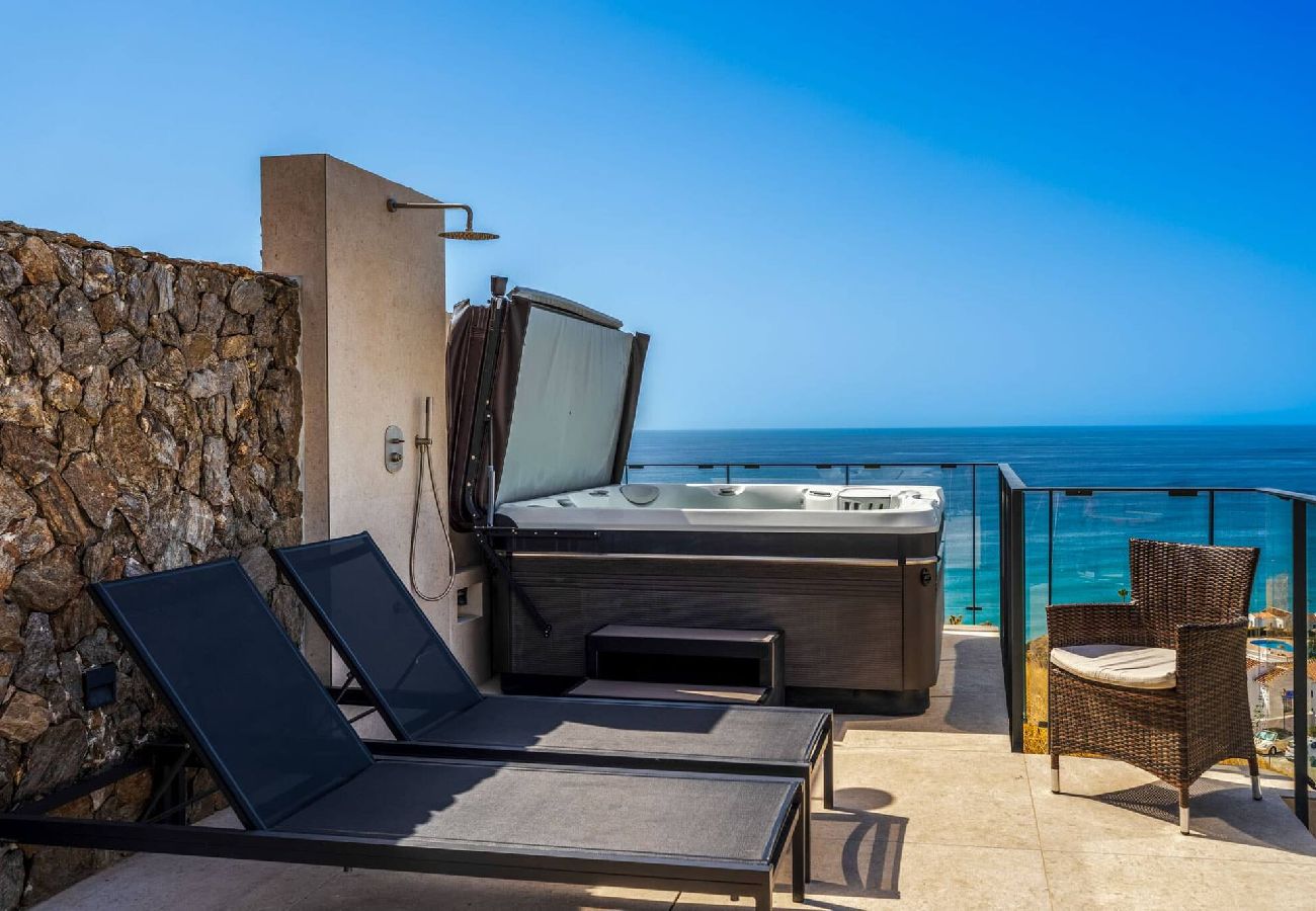 Hus i Torrox Costa - Luksushus Mirador Calaceite Torrox Costa, med privat pool, jacuzzi og wellness