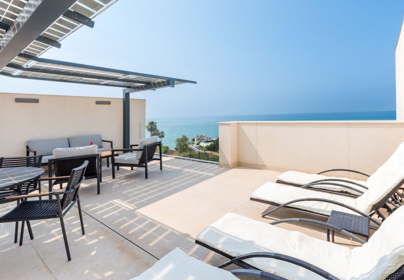 Hus i Torrox Costa - Hus med privat spa og pool, med adgang til sauna og fitnesscenter