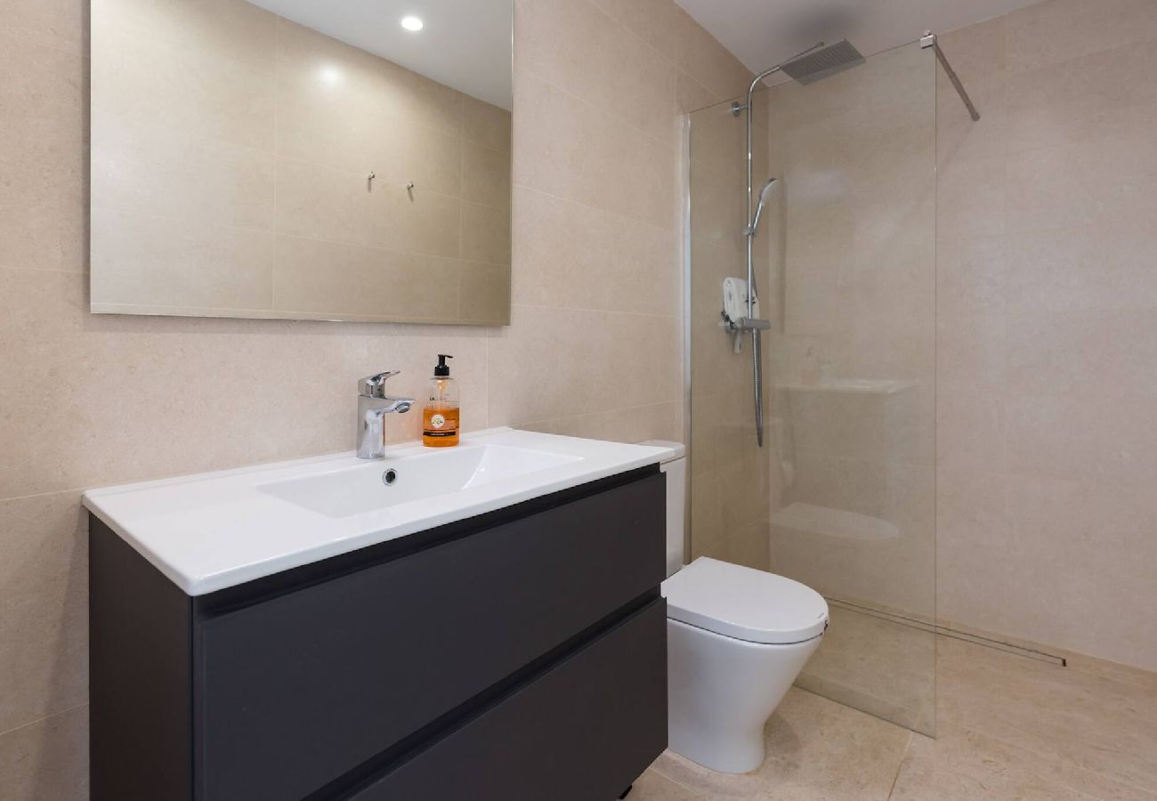 Hus i Torrox Costa - Luksusvilla med privat pool og spabad - adgang til fitnesscenter, sauna og wellnesscenter