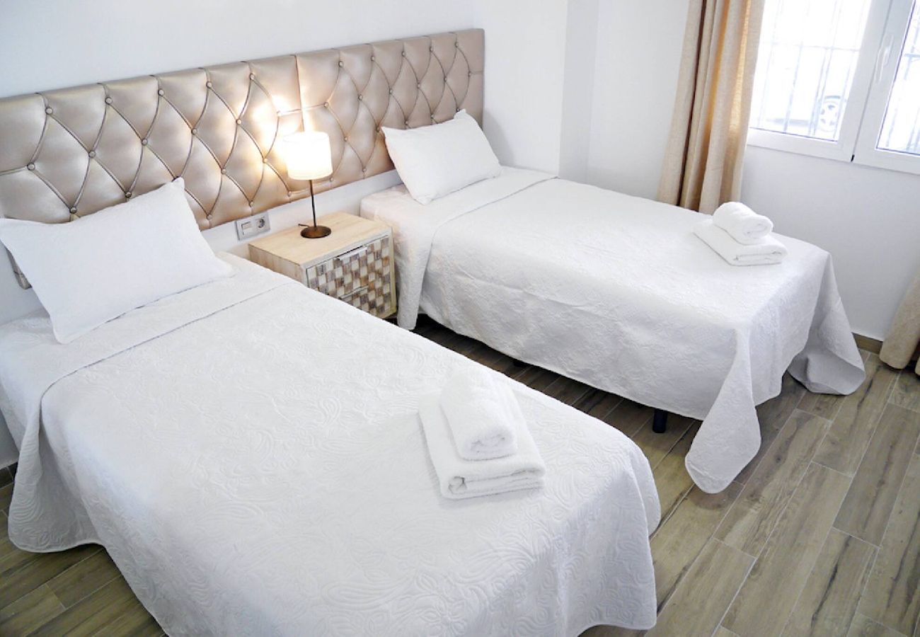 Lejlighed i Nerja - Neenie's Nerja, Carabeo lejlighed