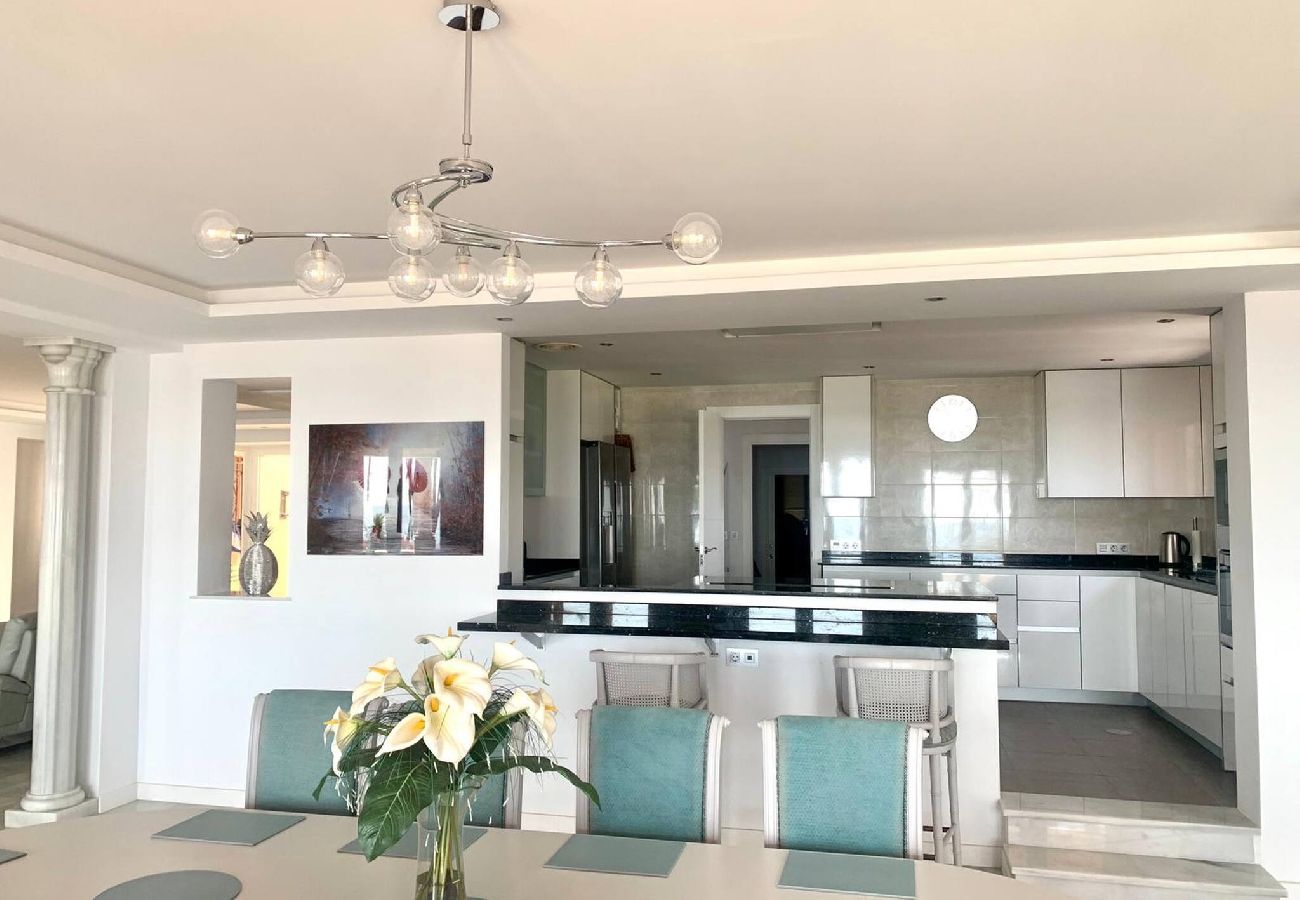 Villa i Marbella - Villa Monterray, Royal Beach, Calahonda - Villa ved stranden