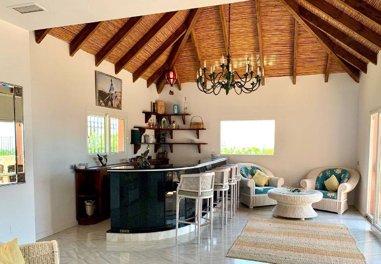 Villa i Marbella - Villa Monterray, Royal Beach, Calahonda - Villa ved stranden