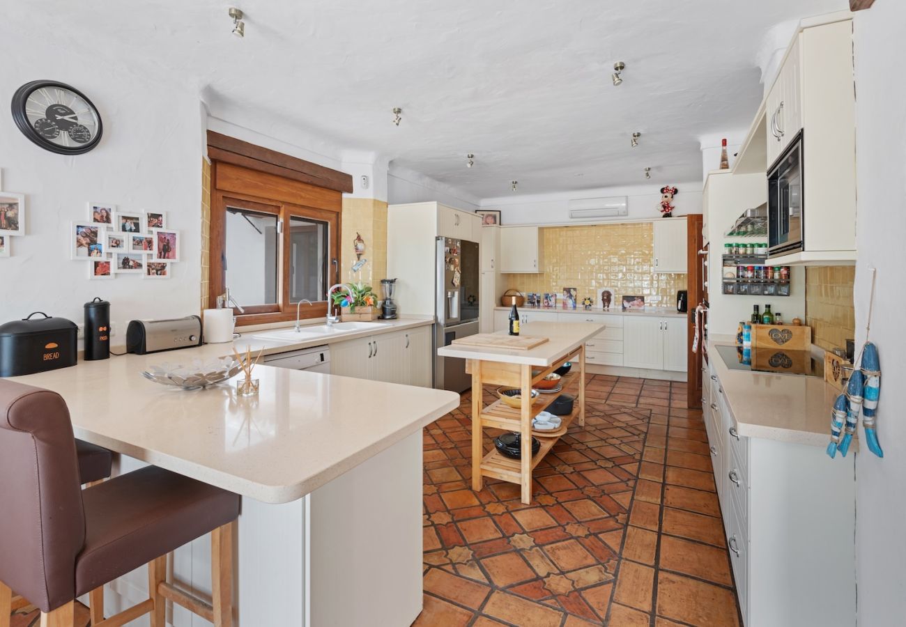 Villa i Frigiliana - Fantastisk villa med 4 soveværelser, privat pool og spektakulær udsigt