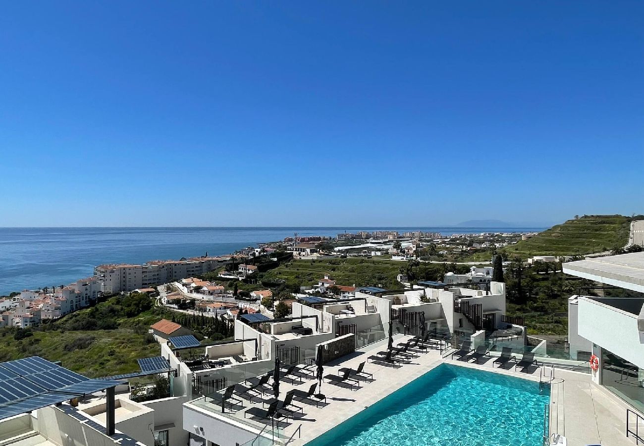 Casa en Torrox Costa - Casa de lujo con piscina privada, jacuzzi y spa de bienestar