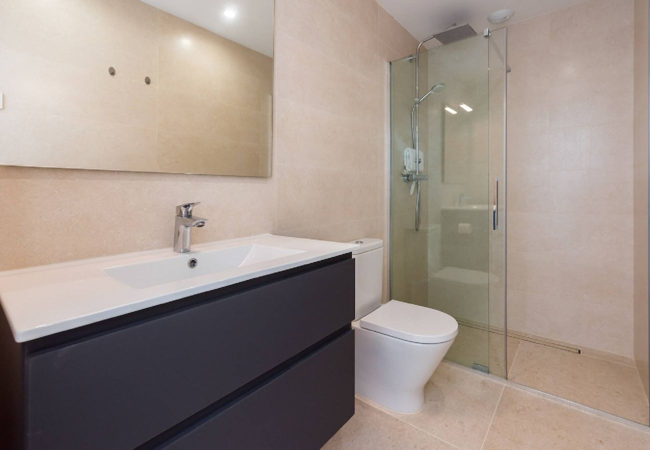 Casa en Torrox Costa - Casa con jacuzzi, impresionantes vistas al mar, sauna y gimnasio