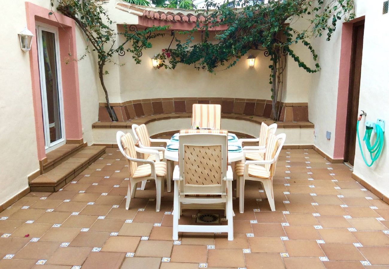 Villa en Marbella - Villa Monterray, Royal Beach, Calahonda - Villa frente a la playa