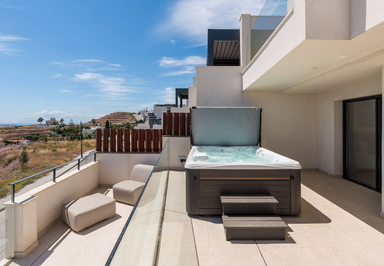 Villa in Torrox - Luxury House with Jacuzzi and Wellness centre, Hus 16