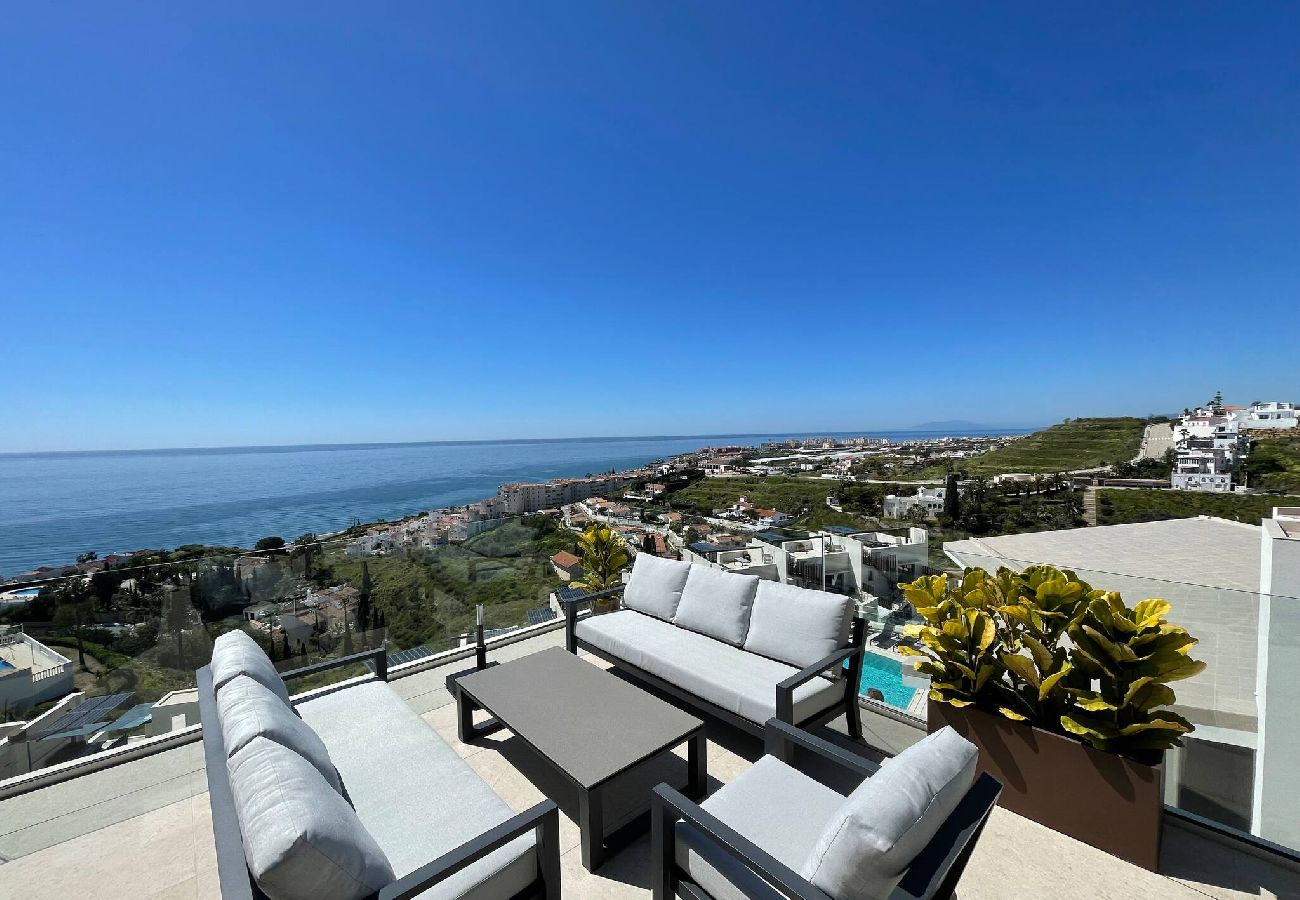 House in Torrox Costa - Luxury House with Private Pool, Jacuzzi and Wellness Spa