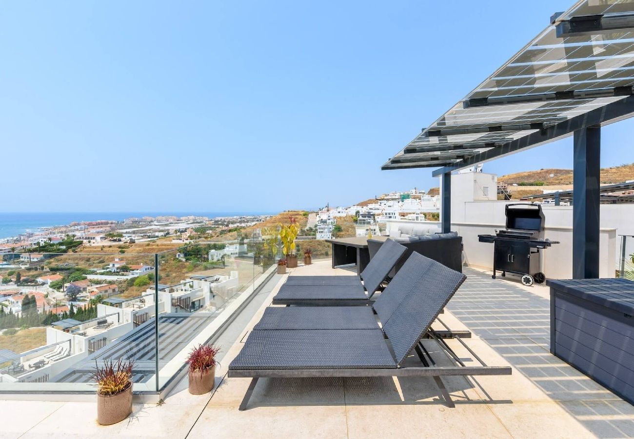 House in Torrox Costa - Luxury House with Private Pool, Jacuzzi and Wellness Spa