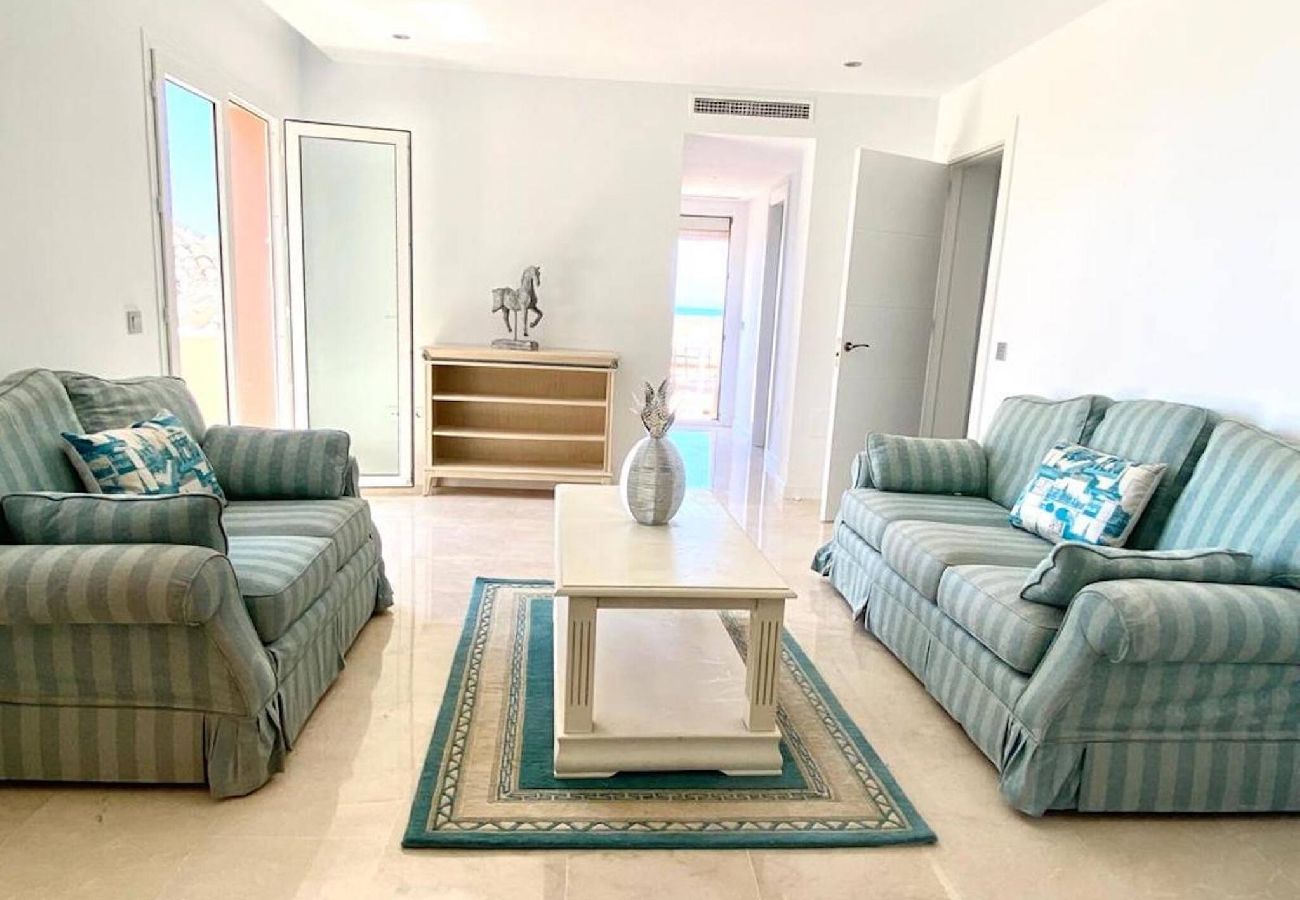 Villa in Marbella - Villa Monterray, Royal Beach, Calahonda - Beach Front Villa