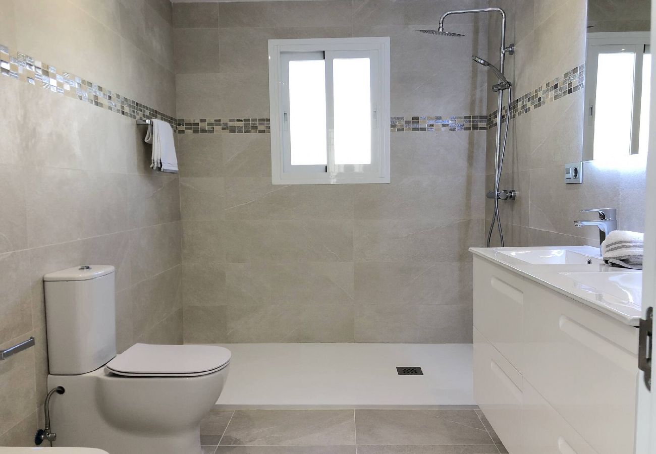Villa in Marbella - Villa Monterray, Royal Beach, Calahonda - Beach Front Villa