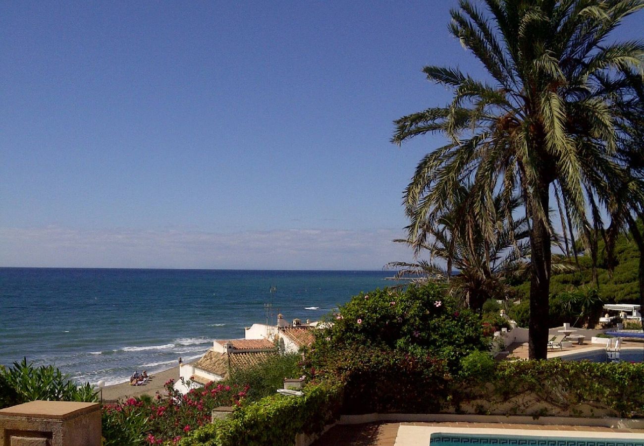 Villa in Marbella - Villa Monterray, Royal Beach, Calahonda - Beach Front Villa