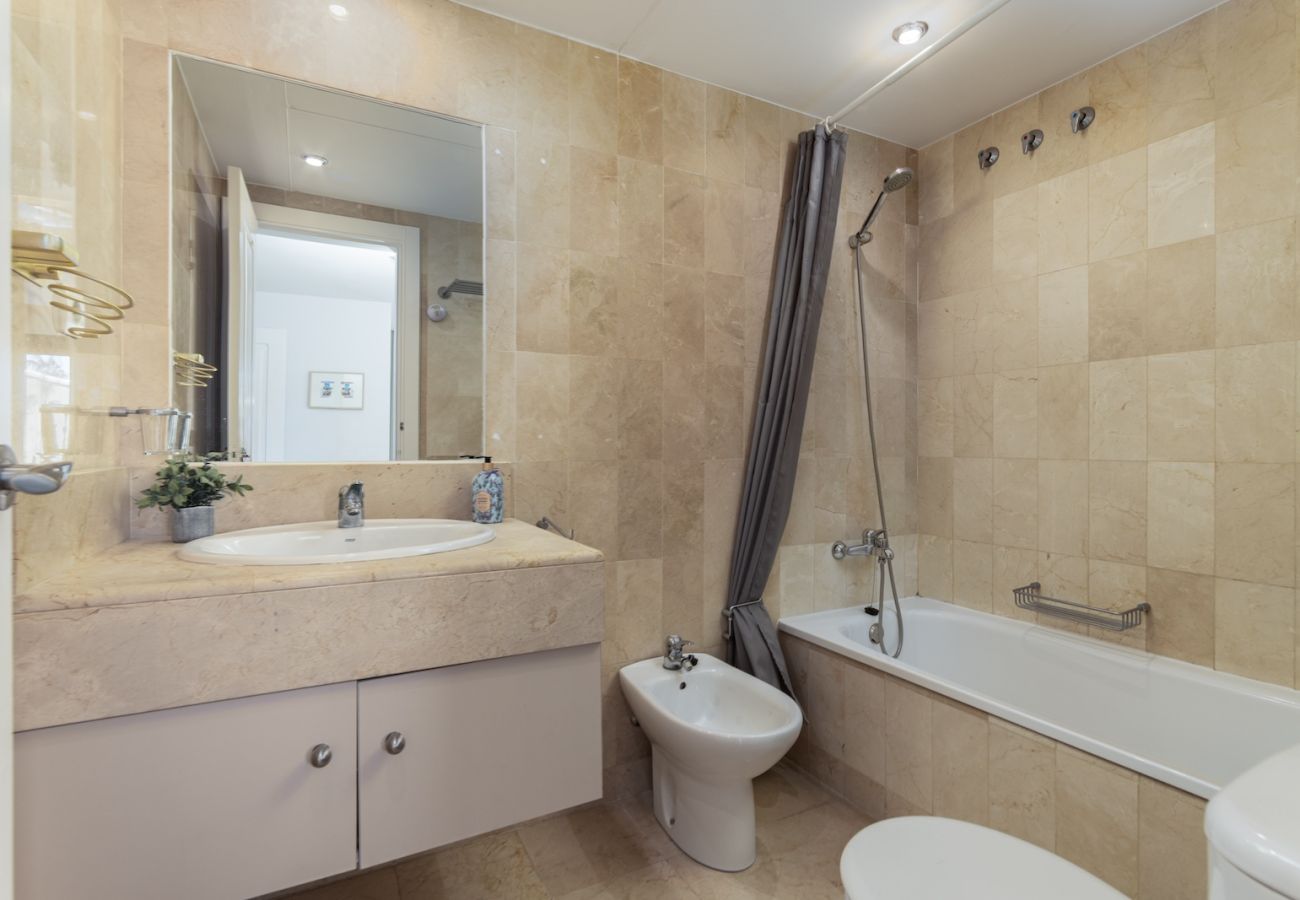 Apartment in Nerja - Apartment on Frontline Burriana Beach, Nerja 