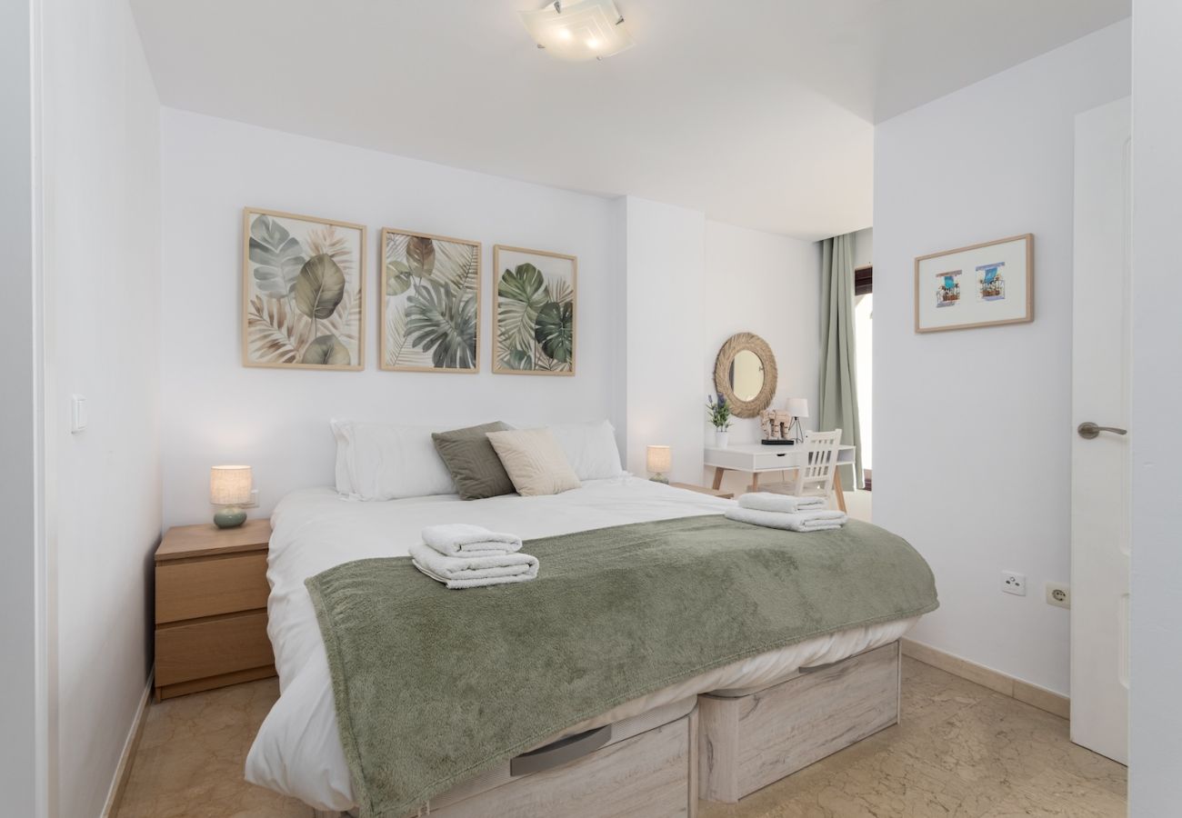 Apartment in Nerja - Apartment on Frontline Burriana Beach, Nerja 