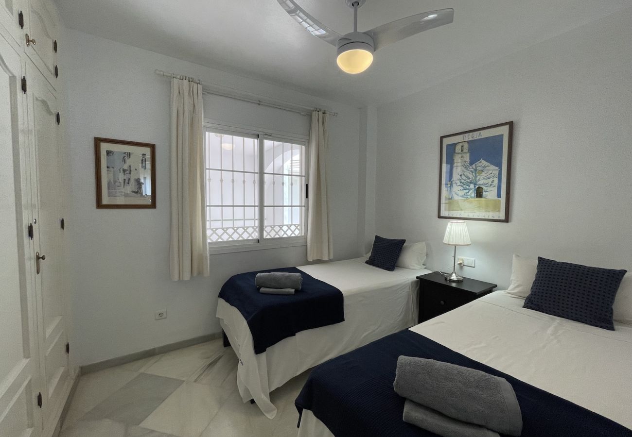 Apartment in Nerja - Miramar Nerja - Spacious apartment near Burriana beach with pool