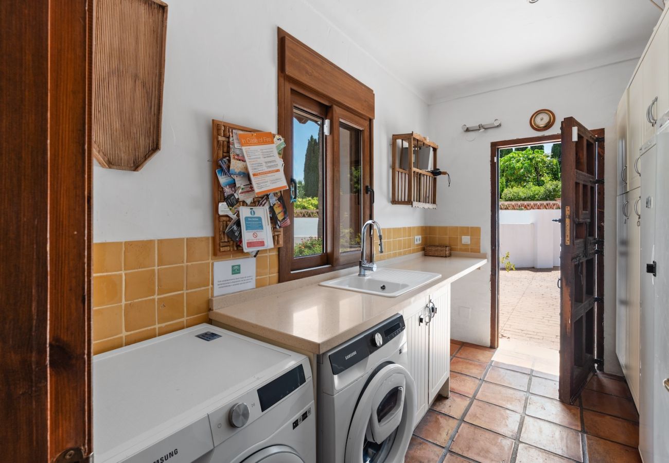 Villa in Frigiliana - Stunning 4 bedroom villa with private pool and spectacular views