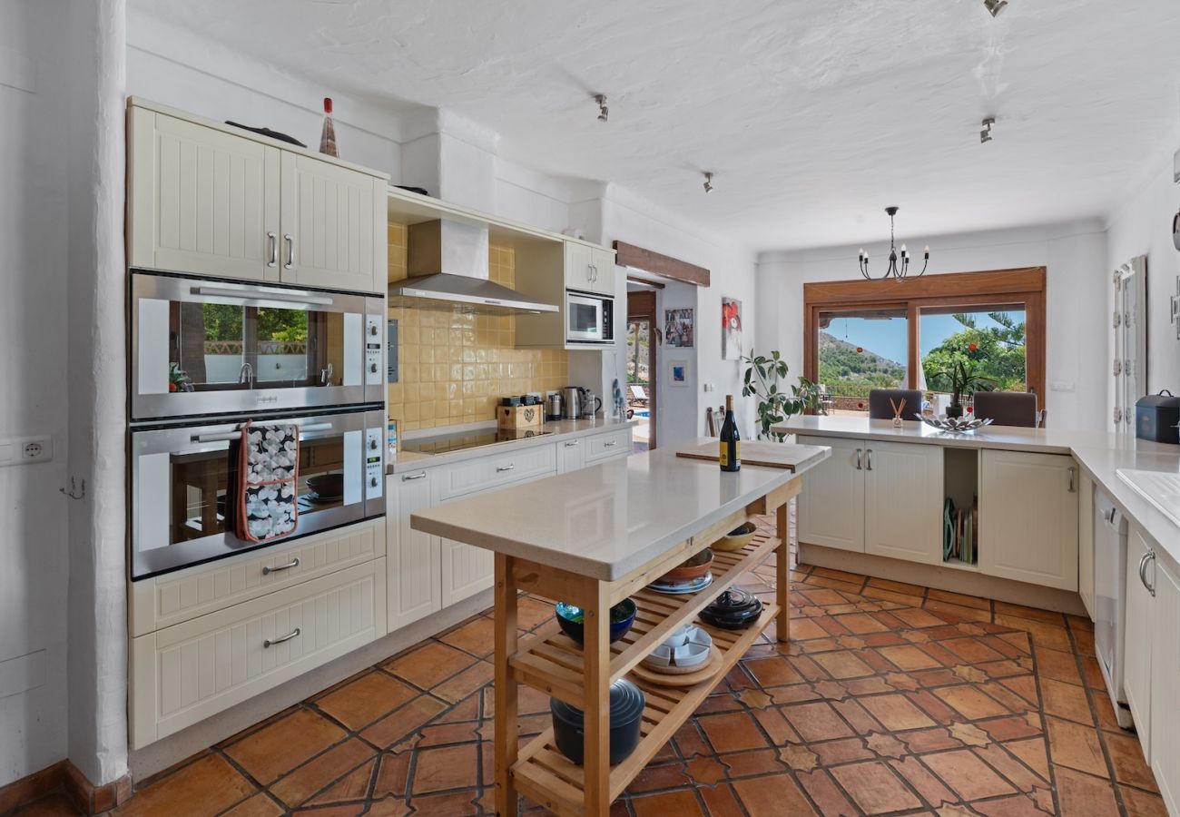 Villa in Frigiliana - Stunning 4 bedroom villa with private pool and spectacular views
