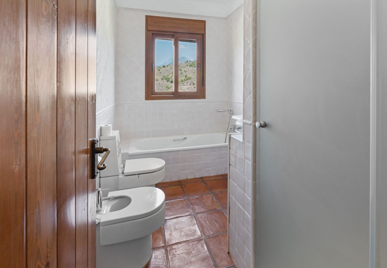 Villa in Frigiliana - Stunning 4 bedroom villa with private pool and spectacular views