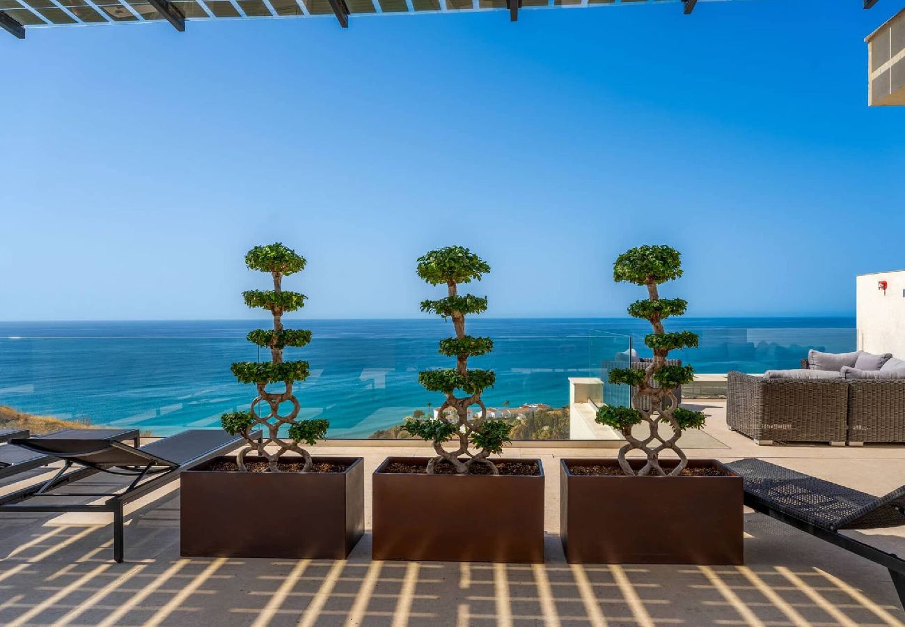 Stuga i Torrox Costa - Luxury House Mirador Calaceite Torrox Costa, with Private Pool Jacuzzi and Wellness