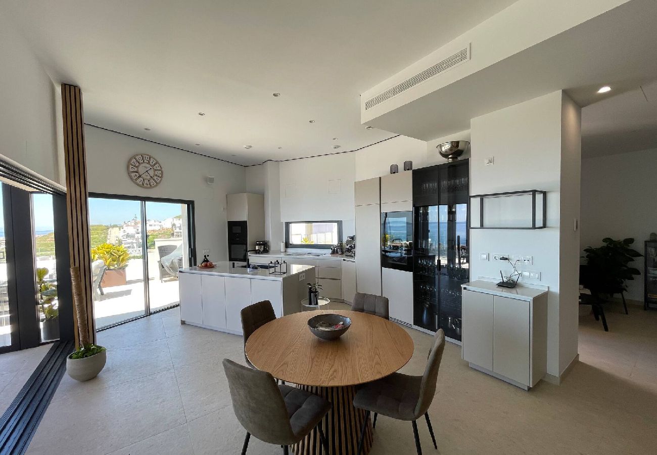 Stuga i Torrox Costa - Luxury House with Private Pool, Jacuzzi and Wellness Spa