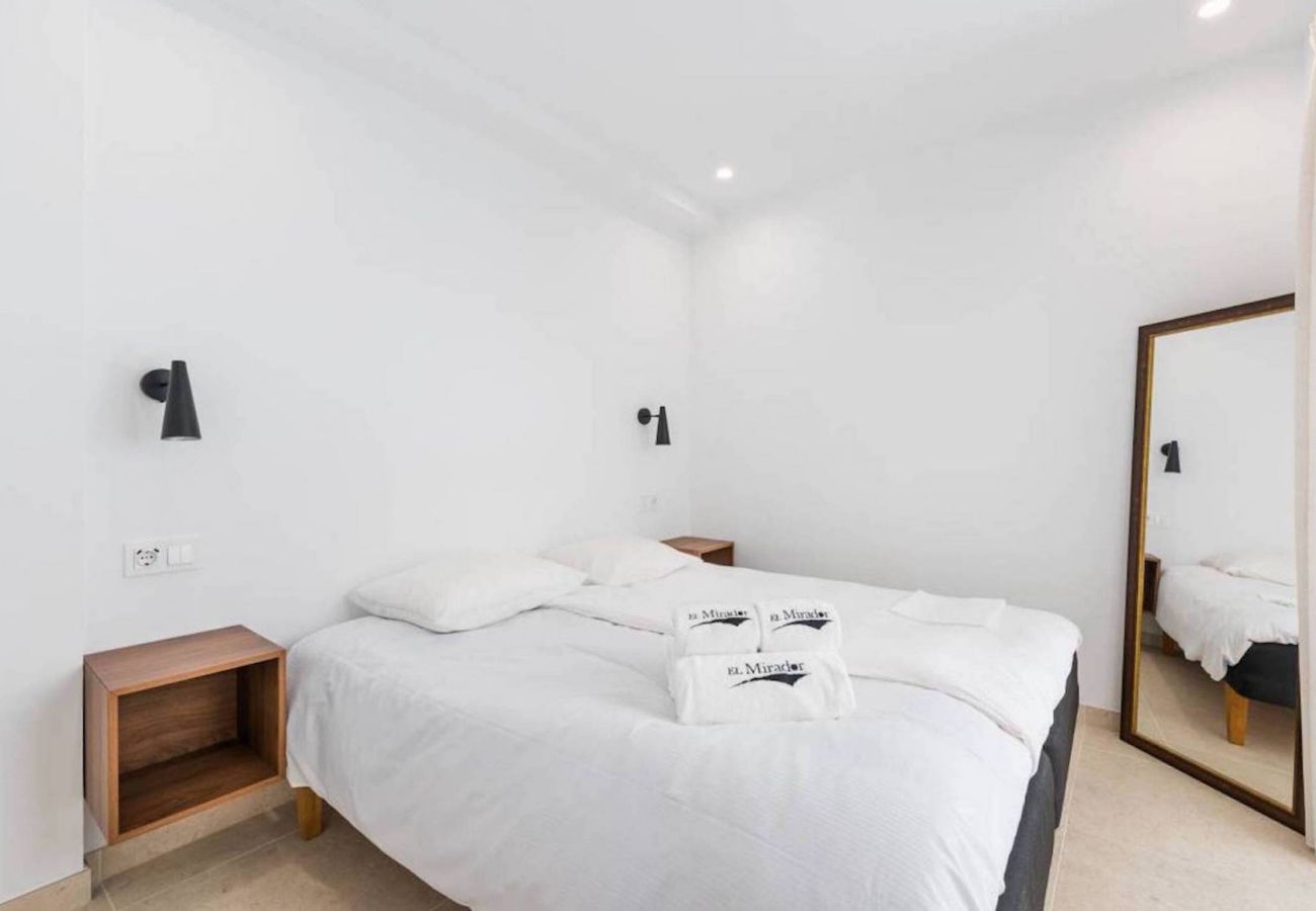 Stuga i Torrox Costa - Luxury House at El Mirador Wellness and Spa