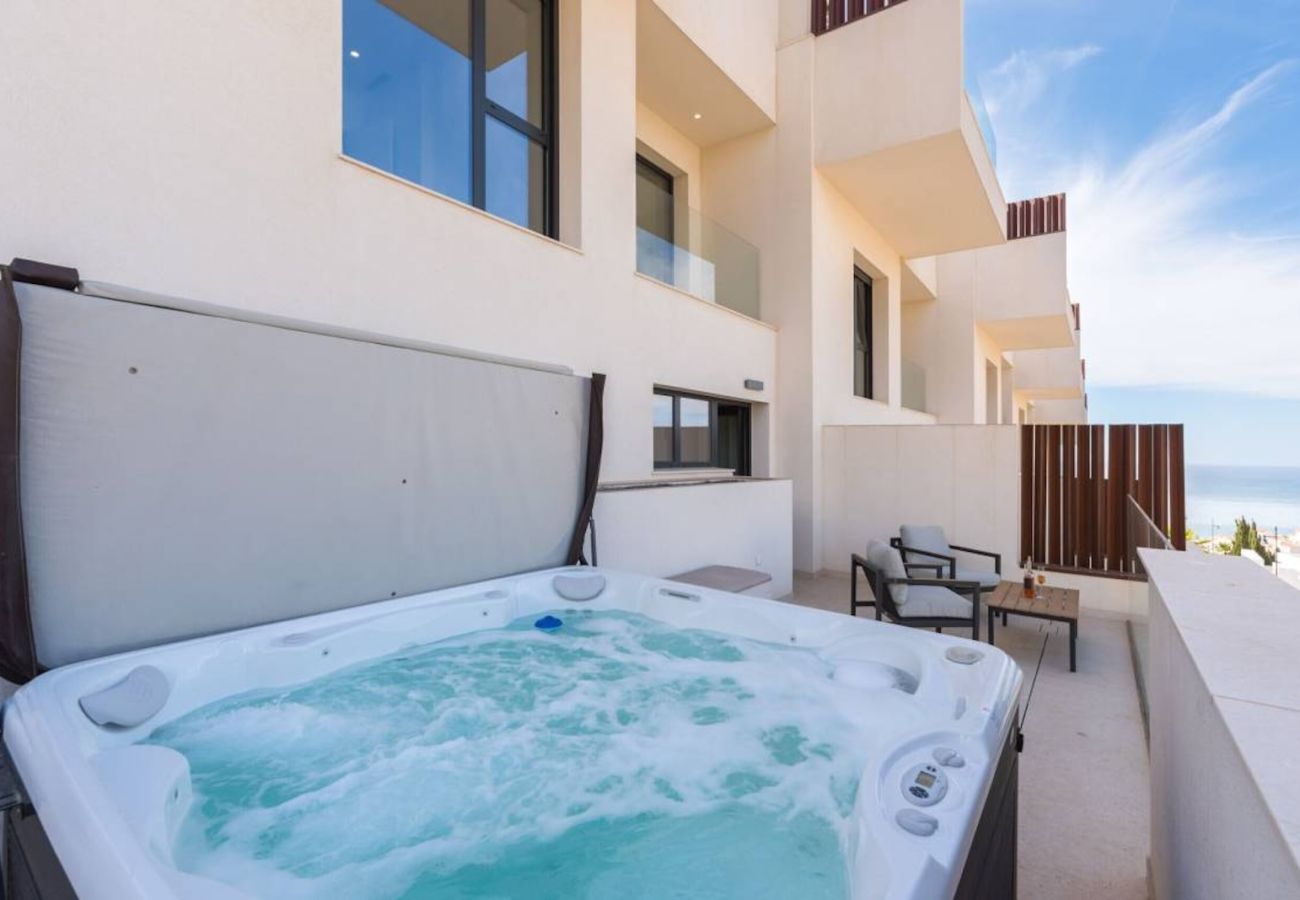 Stuga i Torrox Costa - Stunning House with Private Jacuzzi and Sea views