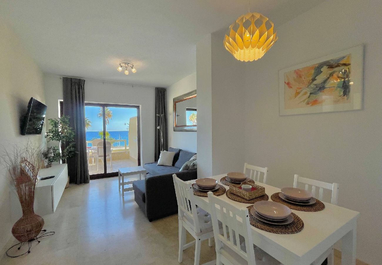 Lägenhet i Nerja - Apartment on Frontline Burriana Beach, Nerja 
