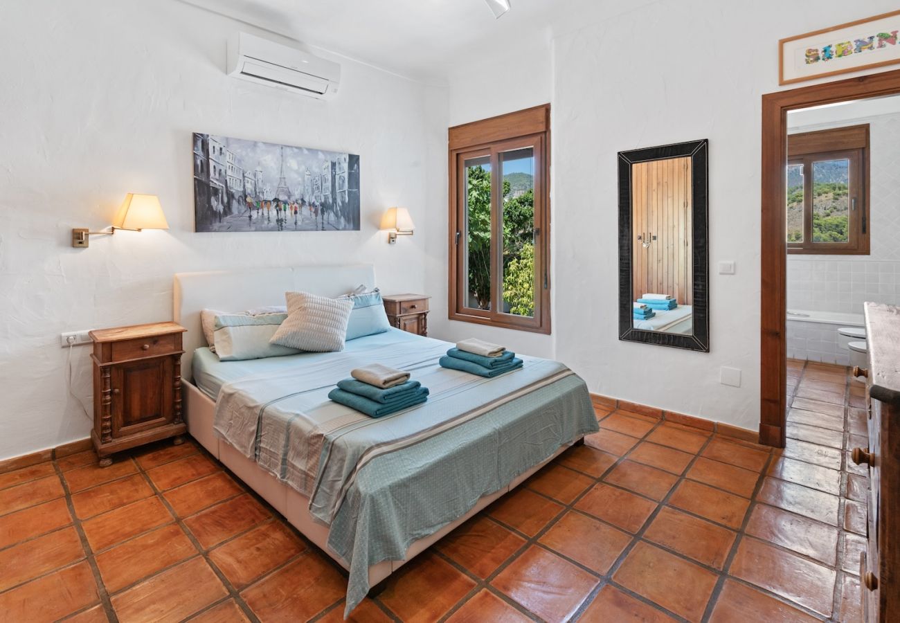 Villa i Frigiliana - Stunning 4 bedroom villa with private pool and spectacular views